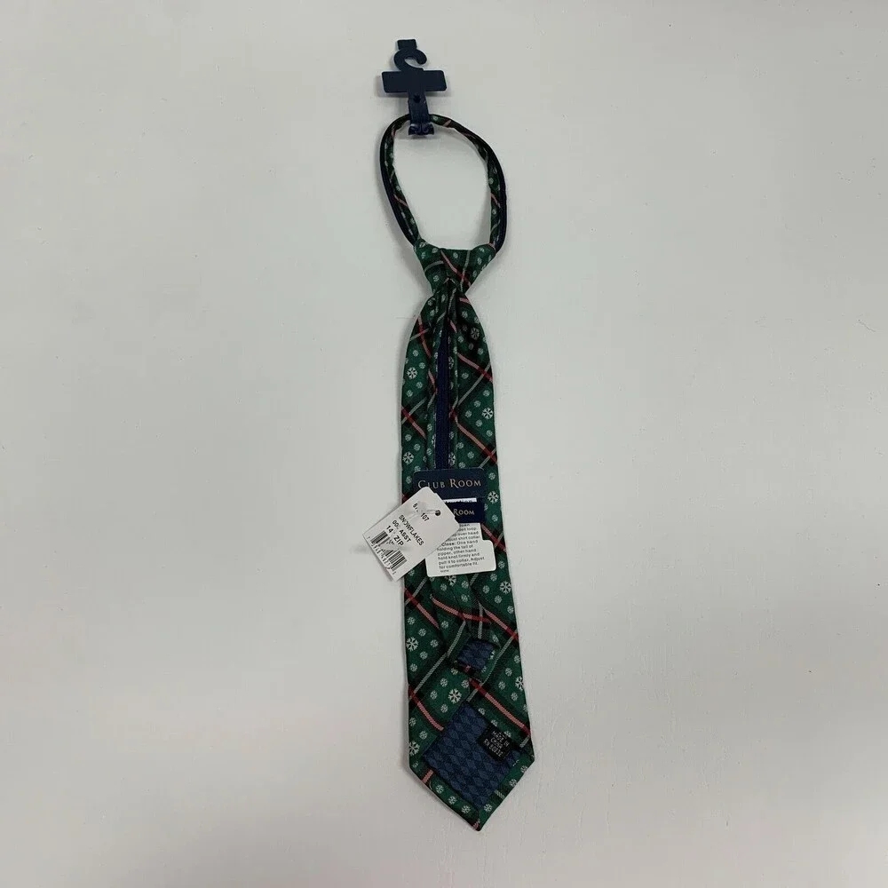 Club Room Boys Zip Tie Green Red White Snowflakes 100% Imported Silk 14